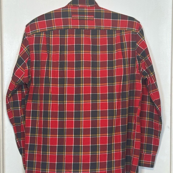 Duluth Trading Co Red and Black Plaid Men's Shirt - Picture 11 of 11